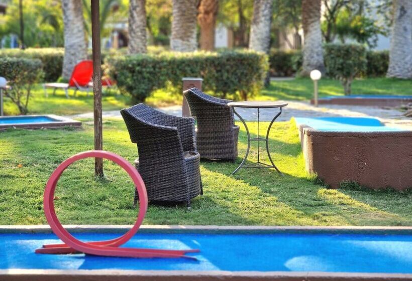 فندق Apollonia Beach Resort & Spa