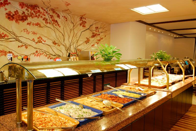 فندق Apollonia Beach Resort & Spa