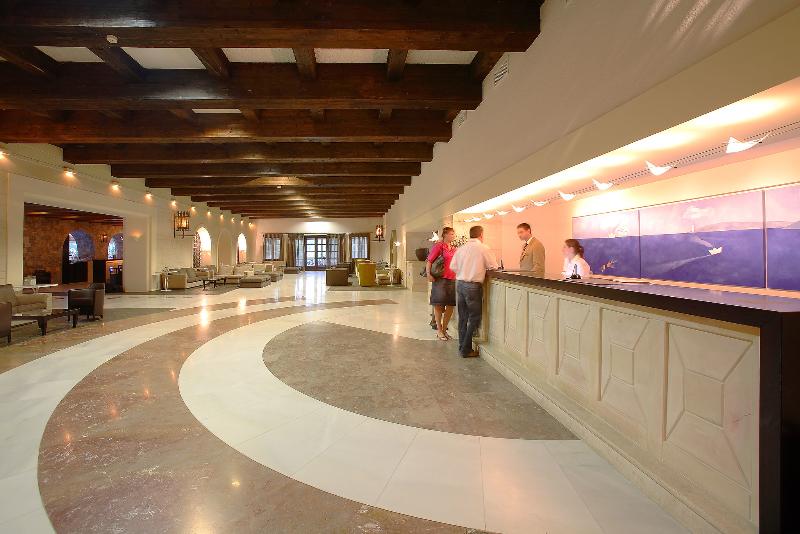 فندق Apollonia Beach Resort & Spa