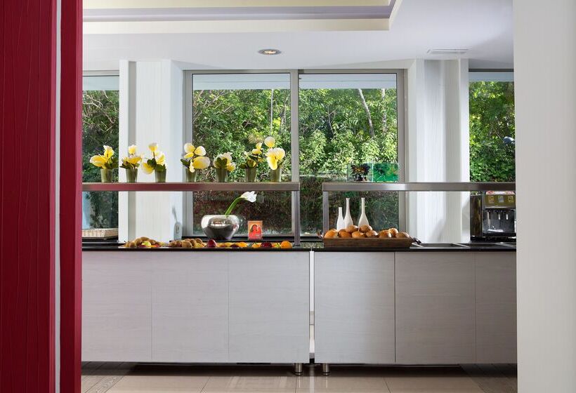 Отель Aquamare City And Beach