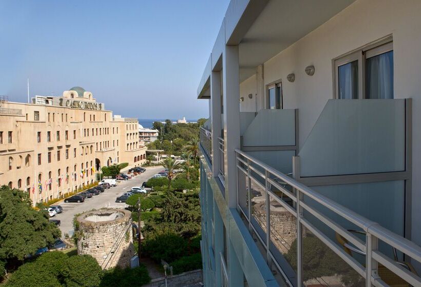 Отель Aquamare City And Beach