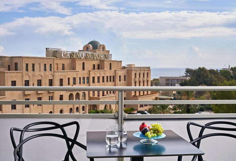 Отель Aquamare City And Beach