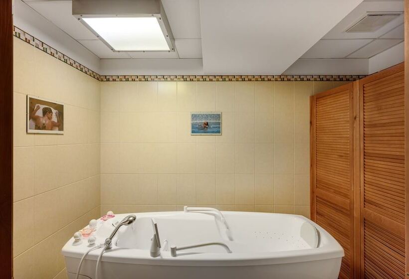 בית מלון כפרי Aranyhomok Business City Wellness