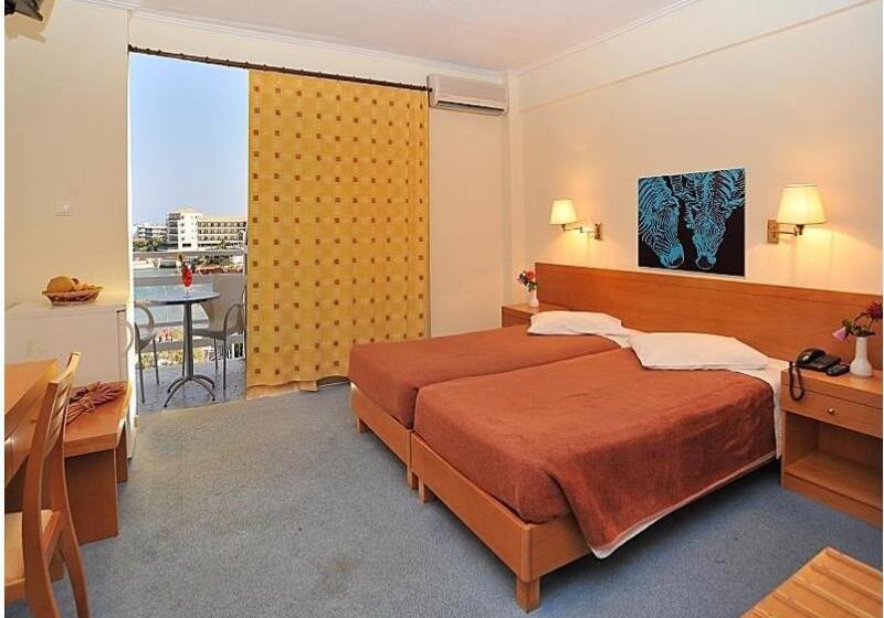 ホテル Attika Beach