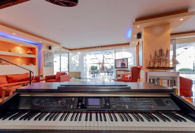 בית מלון כפרי Avra