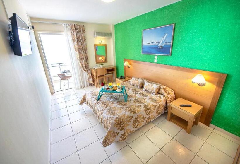 בית מלון כפרי Avra