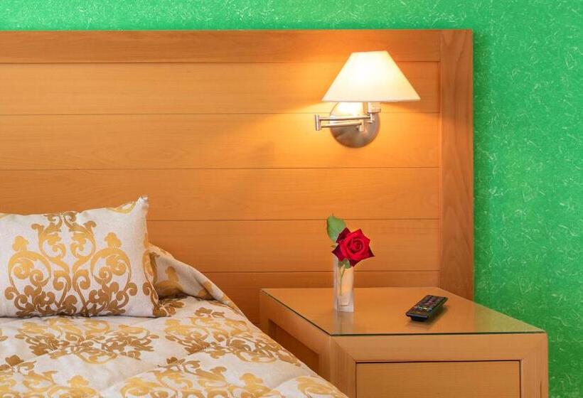 בית מלון כפרי Avra