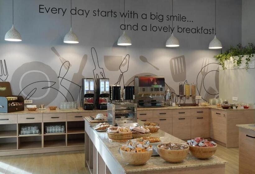 Avra By Smile Hotels