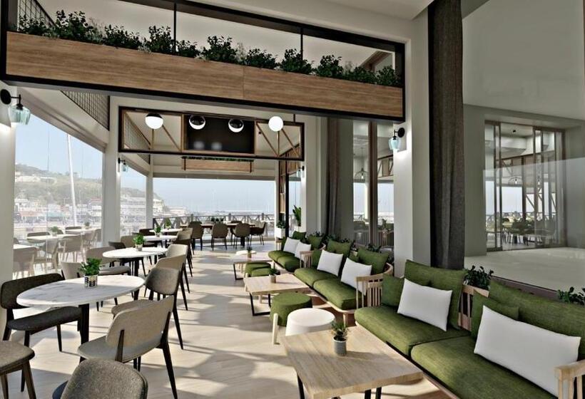 Avra By Smile Hotels