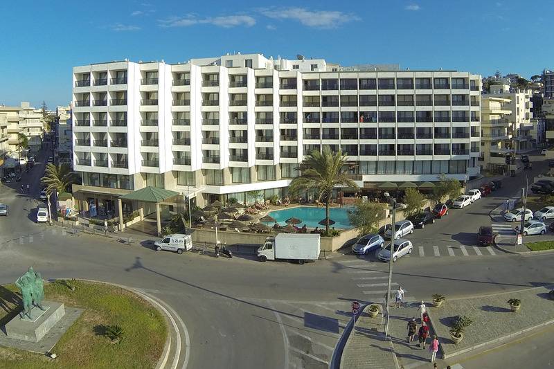 Отель Blue Sky City Beach