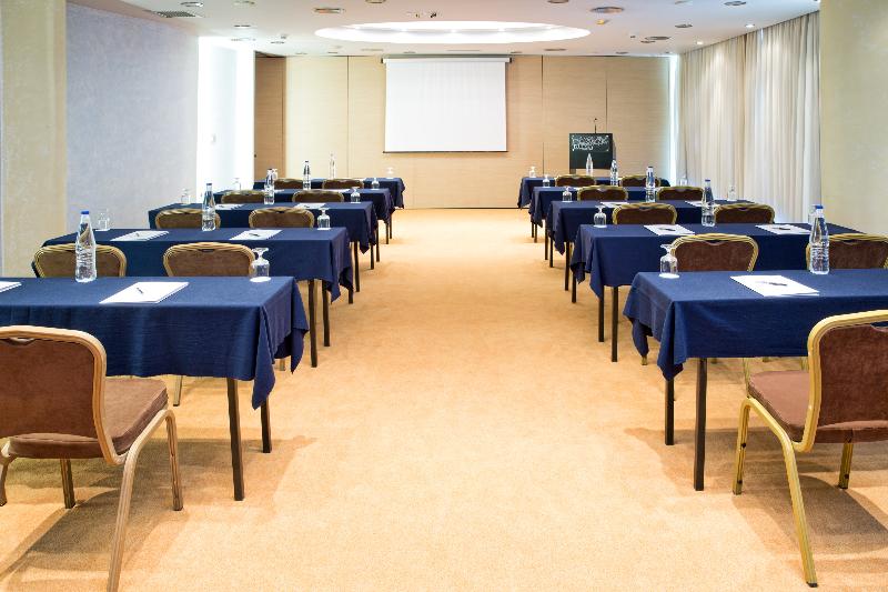 Отель Blue Sky City Beach