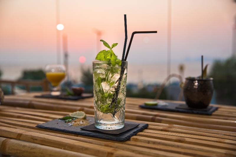 Отель Blue Sky City Beach