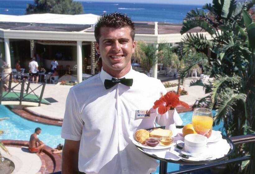 فندق Calypso Beach