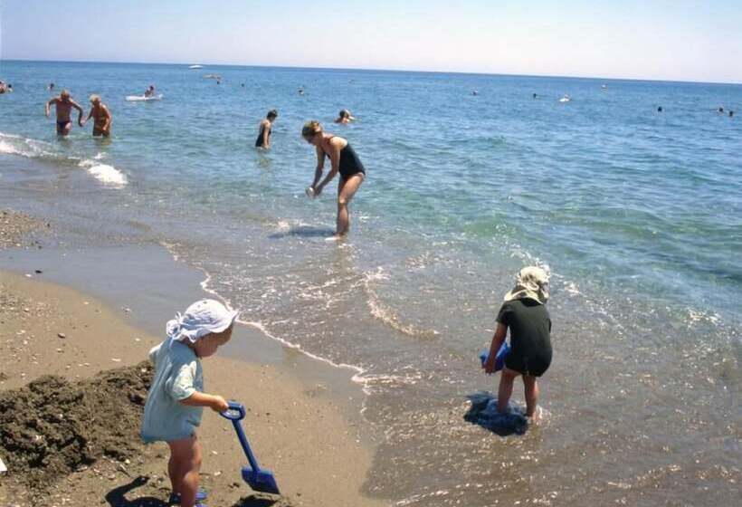 فندق Calypso Beach