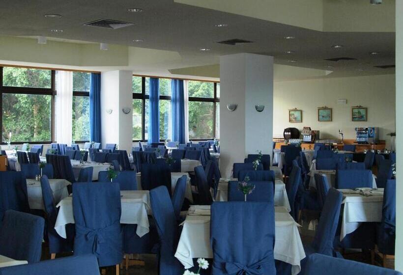 فندق Calypso Beach