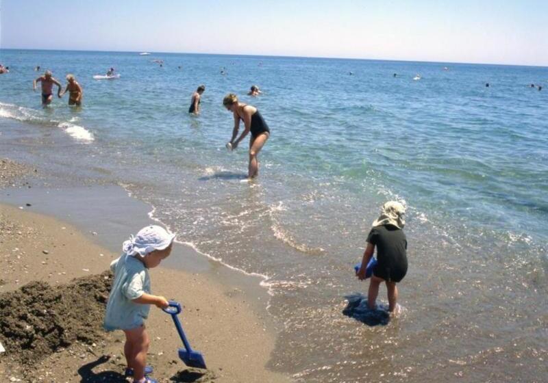 فندق Calypso Beach