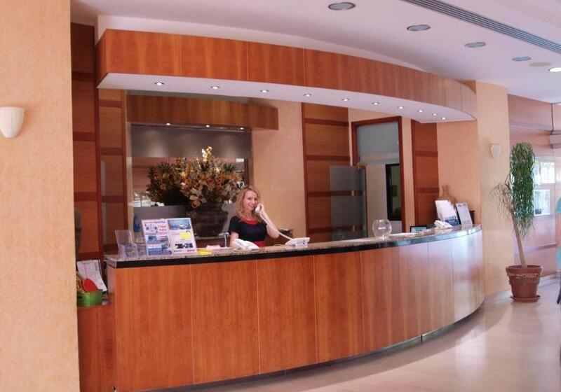 فندق Calypso Beach