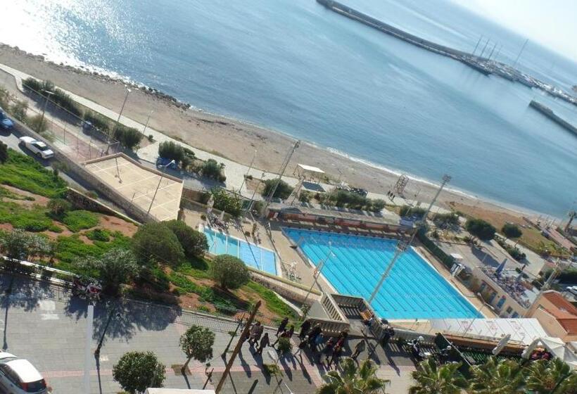 ホテル Cavo D  Oro