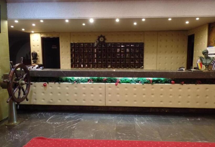 ホテル Cavo D  Oro