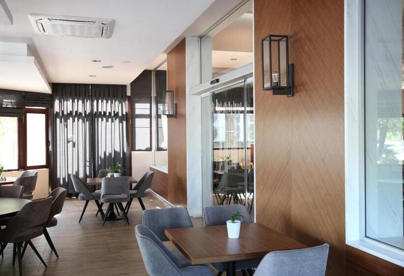 בית מלון כפרי Arxhontiko Chris & Eve