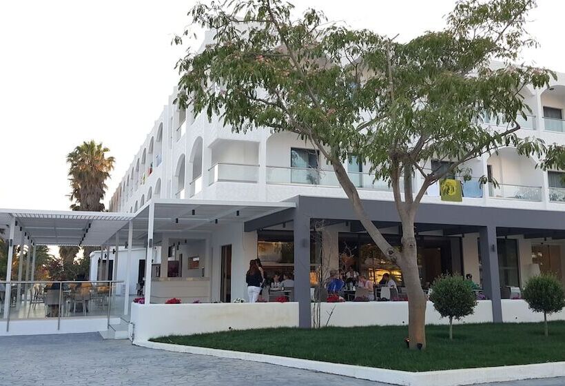 ホテル More Meni Cosmopolitan