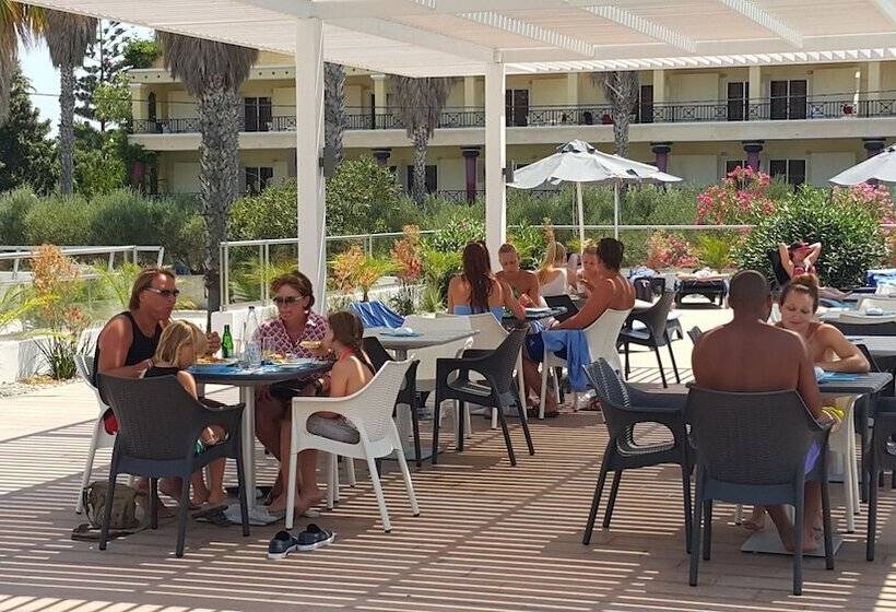 ホテル More Meni Cosmopolitan