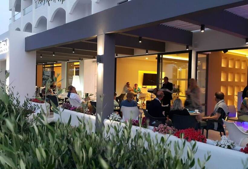 ホテル More Meni Cosmopolitan