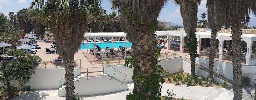 ホテル More Meni Cosmopolitan