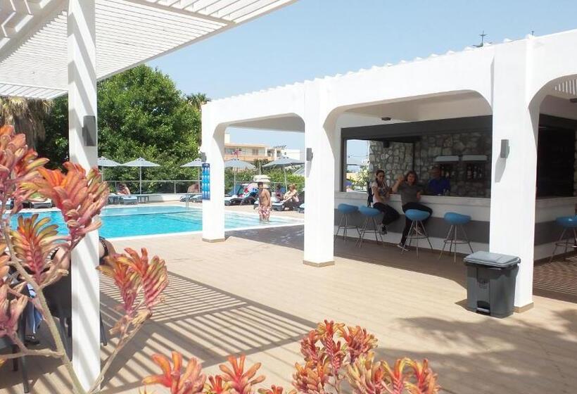 هتل More Meni Cosmopolitan