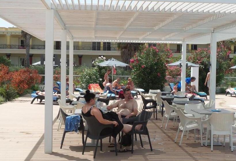 ホテル More Meni Cosmopolitan