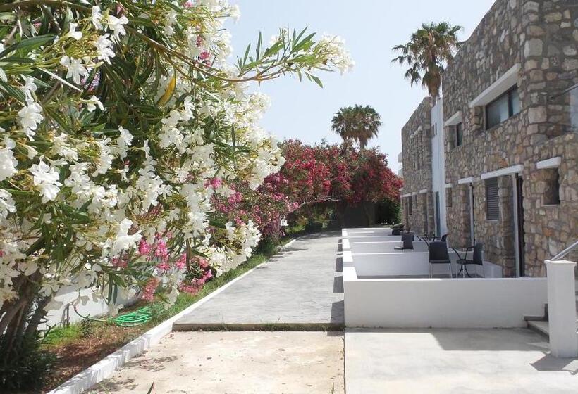 ホテル More Meni Cosmopolitan