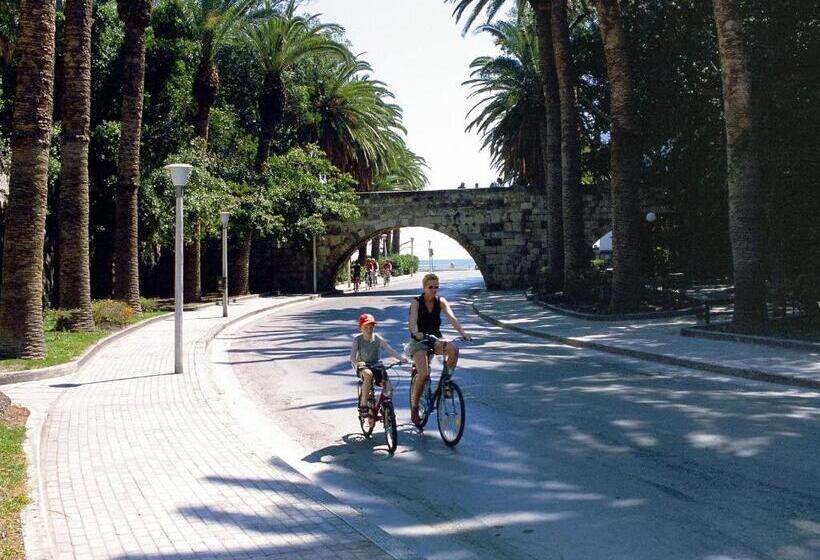 ホテル More Meni Cosmopolitan