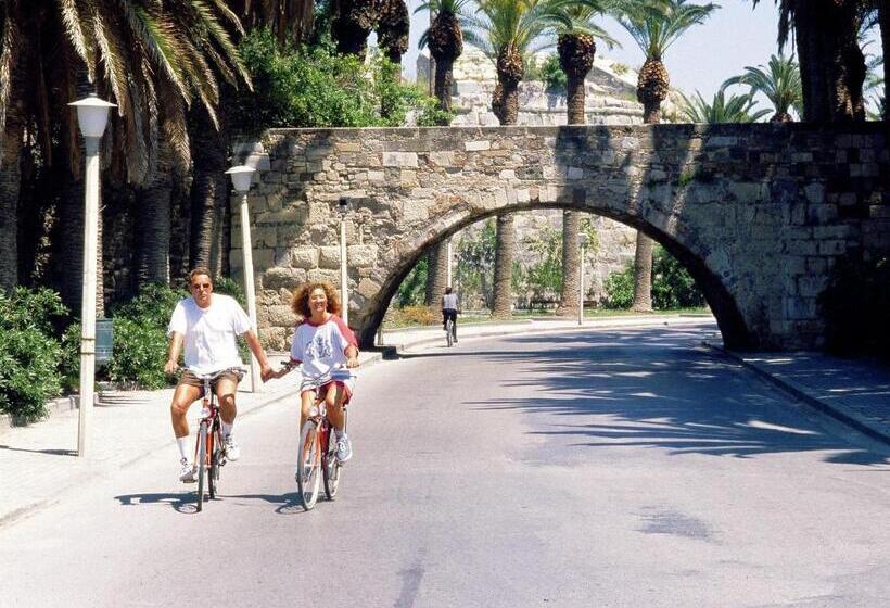 ホテル More Meni Cosmopolitan