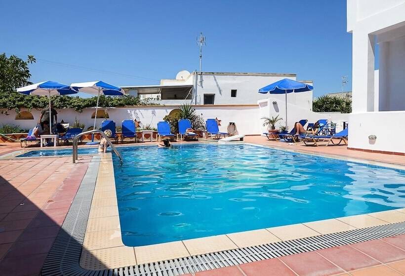 בית מלון כפרי Cyclades