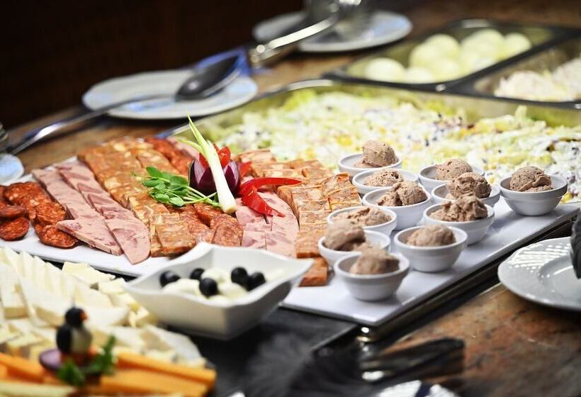 Отель Eger & Park