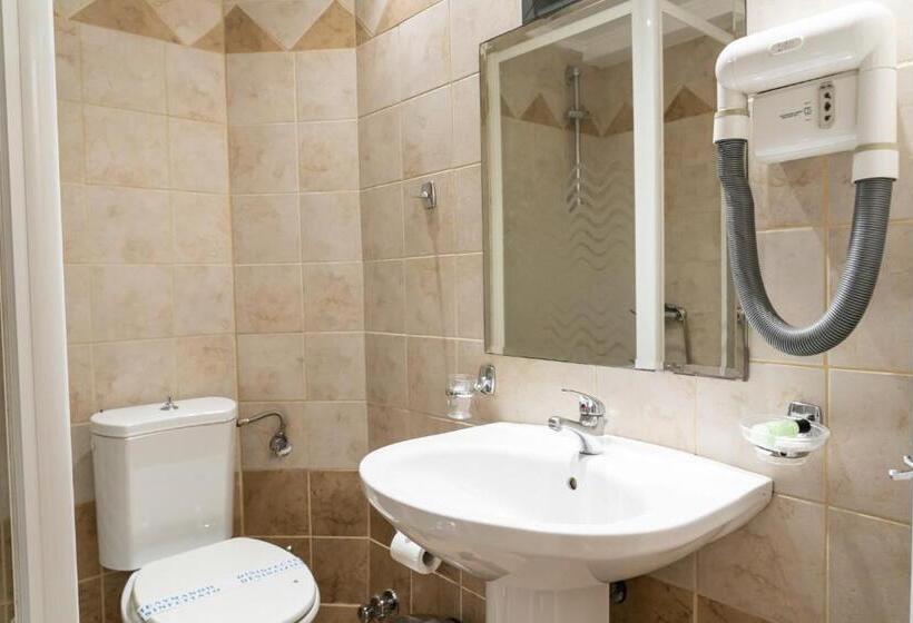 Отель Four Seasons