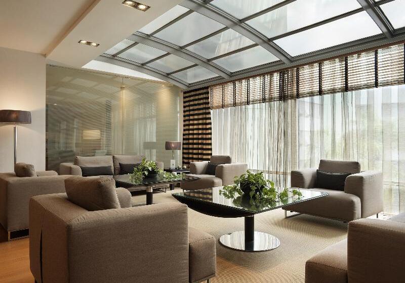 Отель Galaxy Iraklio