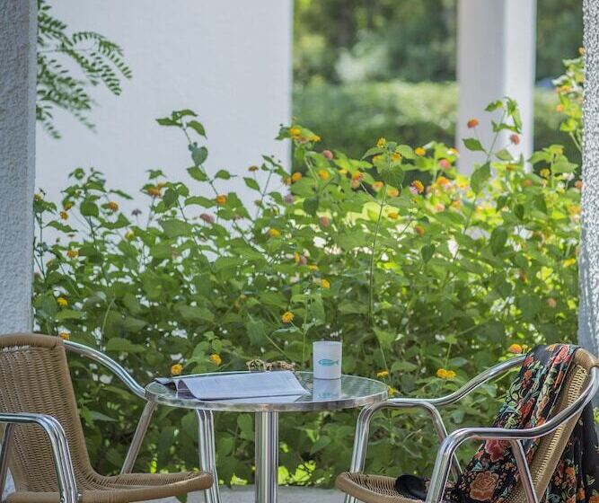 Golden Coast Hotel & Bungalows   All Inclusive