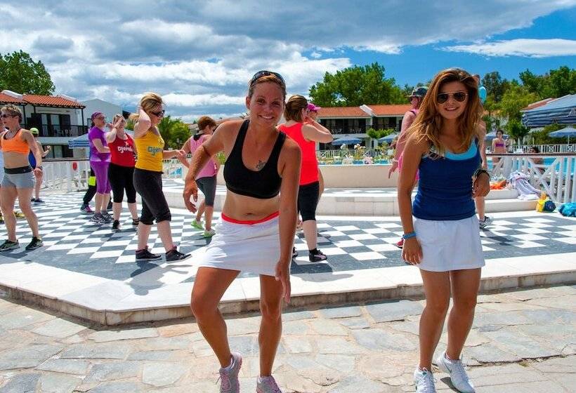 Golden Coast Hotel & Bungalows   All Inclusive