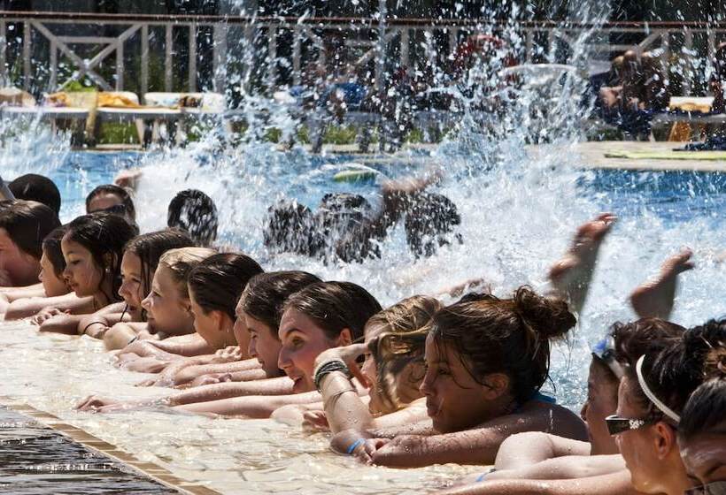 Golden Coast Hotel & Bungalows   All Inclusive