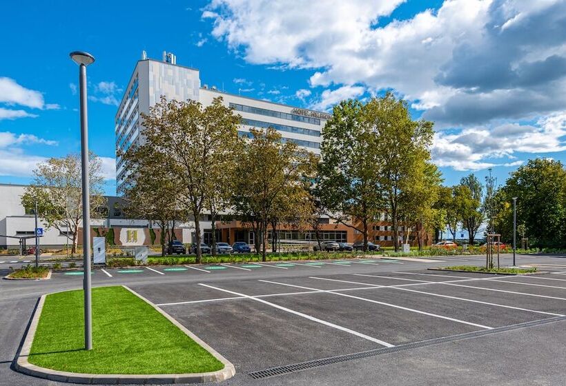 Отель Helikon, Keszthely