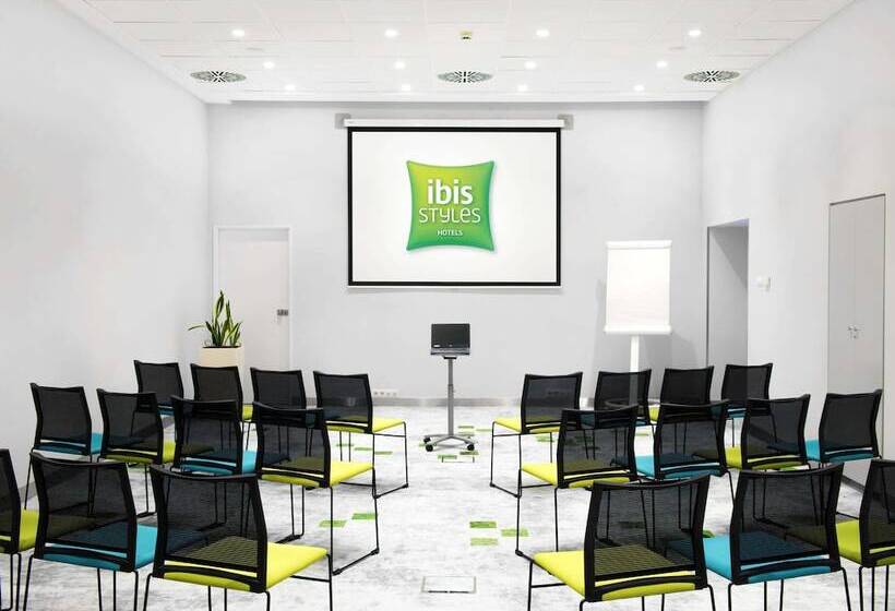 Отель Ibis Styles Budapest Center