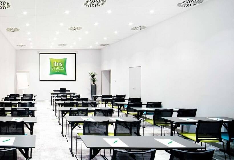 Отель Ibis Styles Budapest Center