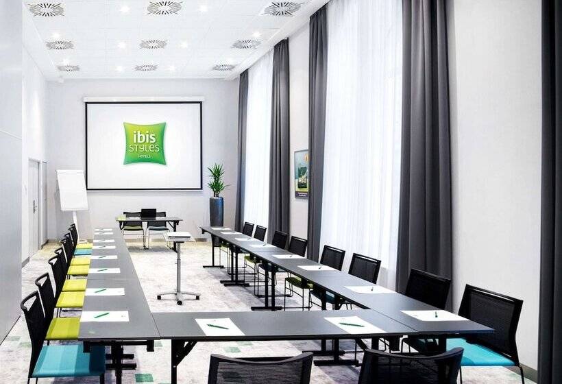 Отель Ibis Styles Budapest Center