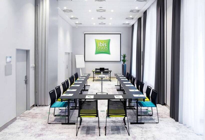 Отель Ibis Styles Budapest Center