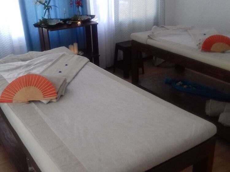 בית מלון כפרי Istron Bay