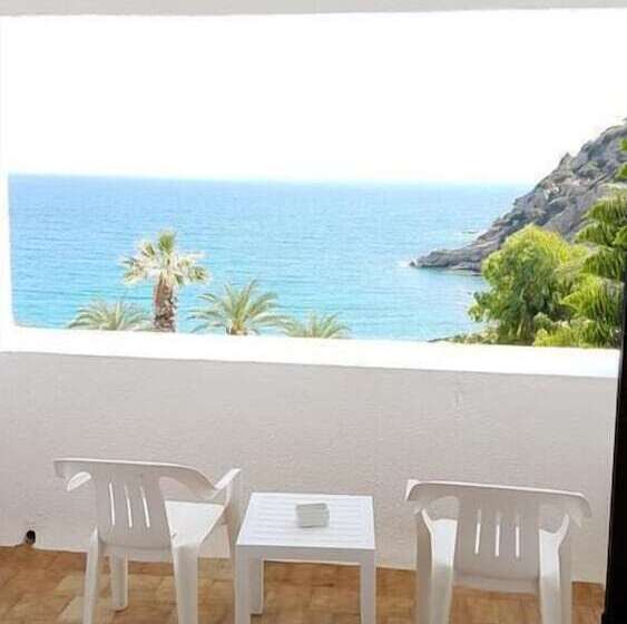 בית מלון כפרי Istron Bay