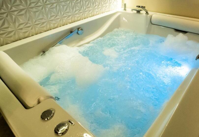 בית מלון כפרי John S