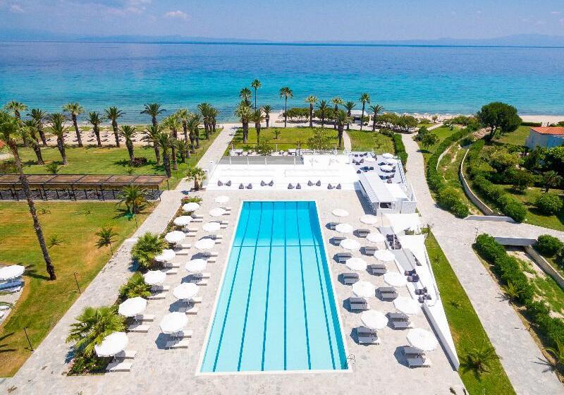 בית מלון כפרי Kassandra Palace Seaside Resort