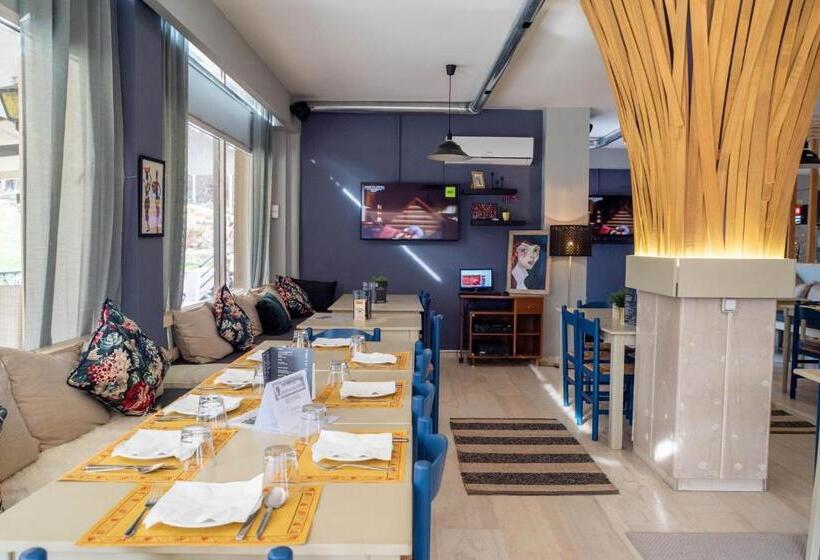 בית מלון כפרי King Alexander